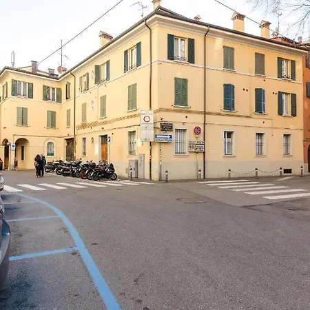 Apartment Flat 13: Elegante E Luminoso Con Terrazzo Privato Bologna